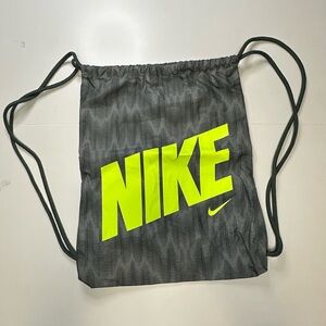 Nike Lightweight Drawstring Bag Gray/Green Gymsack‎